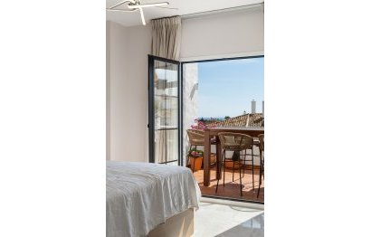 Resale - Apartment - Middle Floor Apartment - Marbella - Nueva Andalucia