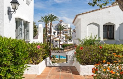 Resale - Apartment - Middle Floor Apartment - Marbella - Nueva Andalucia