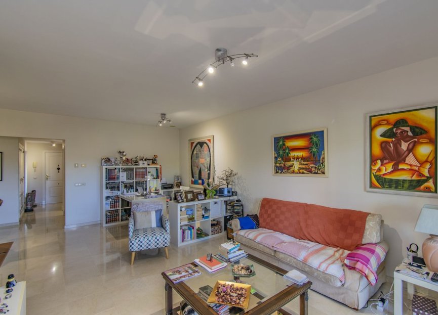 Resale - Apartment - Middle Floor Apartment - Marbella - Guadalmina Alta