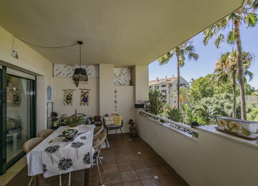 Resale - Apartment - Middle Floor Apartment - Marbella - Guadalmina Alta