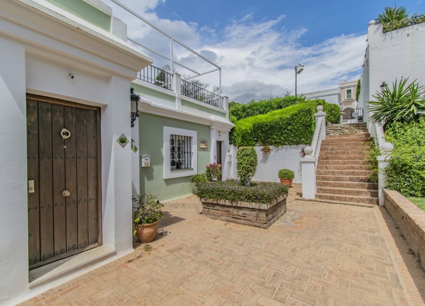 Resale - Apartment - Ground Floor Apartment - Marbella - Nueva Andalucia