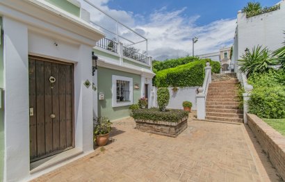 Resale - Apartment - Ground Floor Apartment - Marbella - Nueva Andalucia