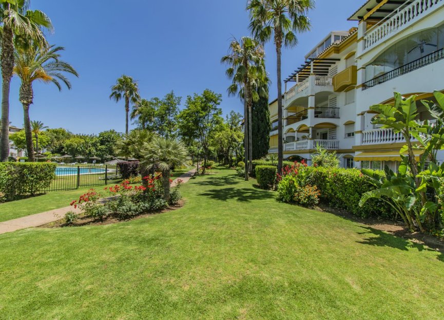 Resale - Apartment - Ground Floor Apartment - Marbella - Nueva Andalucia