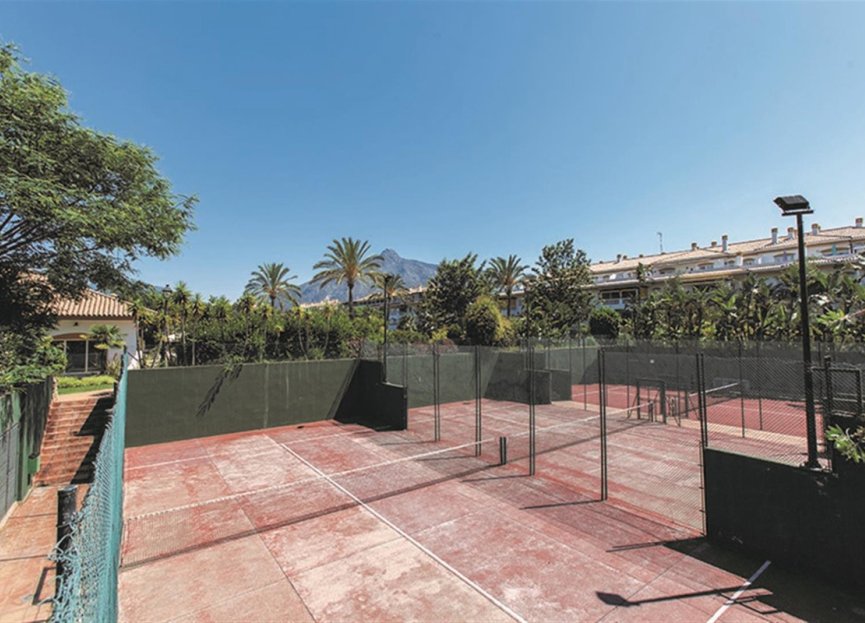 Resale - Apartment - Middle Floor Apartment - Marbella - Nueva Andalucia