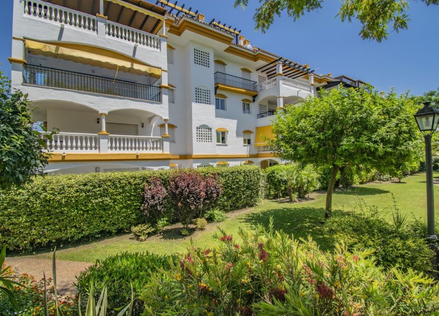 Resale - Apartment - Middle Floor Apartment - Marbella - Nueva Andalucia