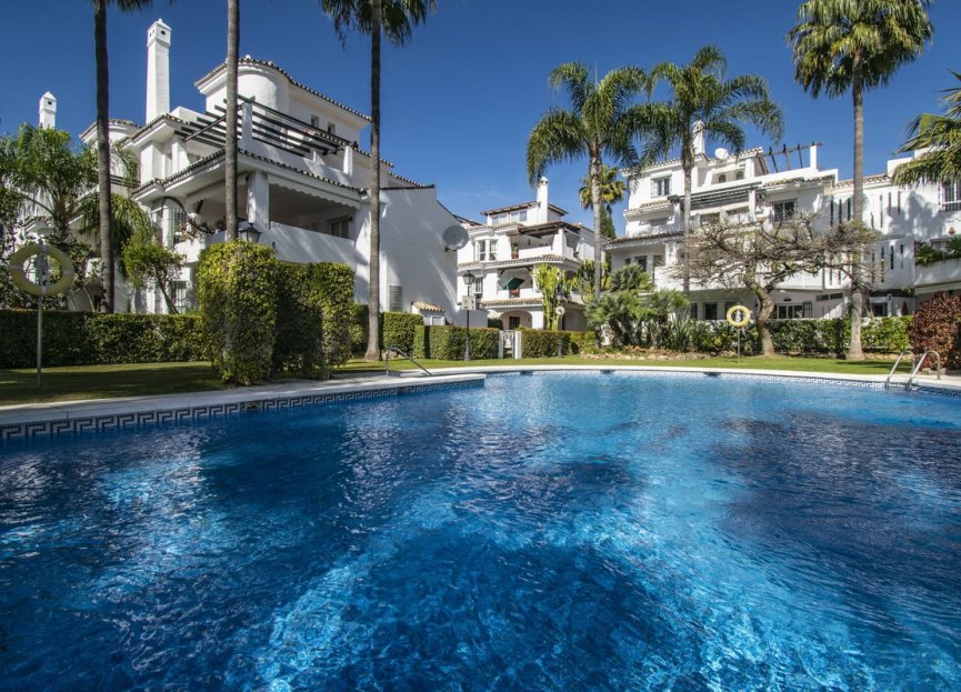 Resale - Apartment - Ground Floor Apartment - Marbella - Nueva Andalucia