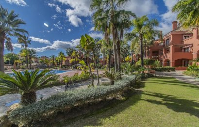 Resale - Apartment - Ground Floor Apartment - Marbella - Puerto Banús