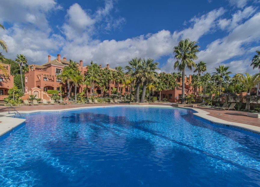 Resale - Apartment - Ground Floor Apartment - Marbella - Puerto Banús