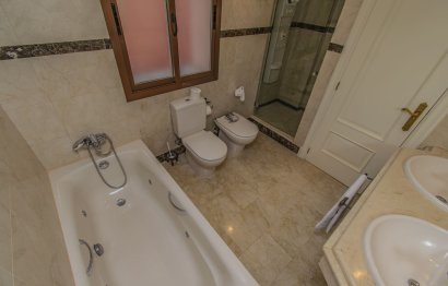 Resale - Apartment - Ground Floor Apartment - Marbella - Puerto Banús