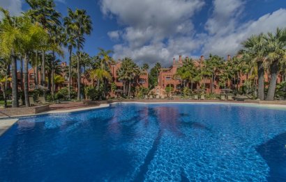 Resale - Apartment - Ground Floor Apartment - Marbella - Puerto Banús