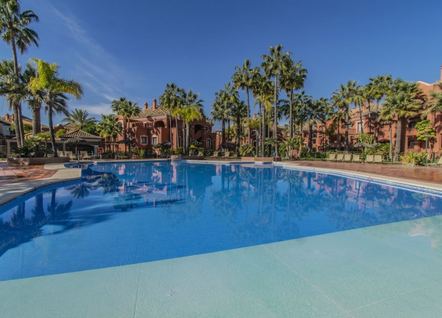 Resale - Apartment - Ground Floor Apartment - Marbella - Puerto Banús