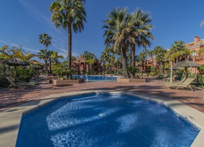 Resale - Apartment - Ground Floor Apartment - Marbella - Puerto Banús