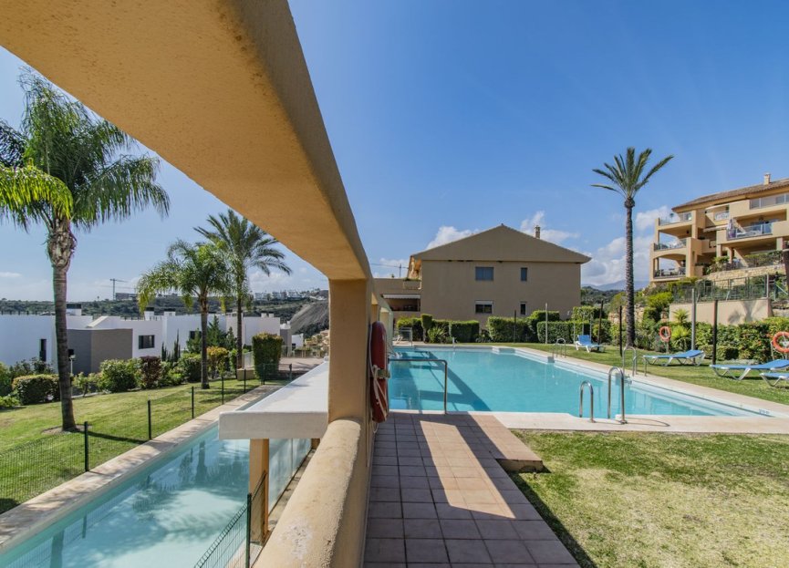 Resale - Apartment - Penthouse Duplex - Estepona - Selwo