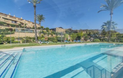 Resale - Apartment - Penthouse Duplex - Estepona - Selwo