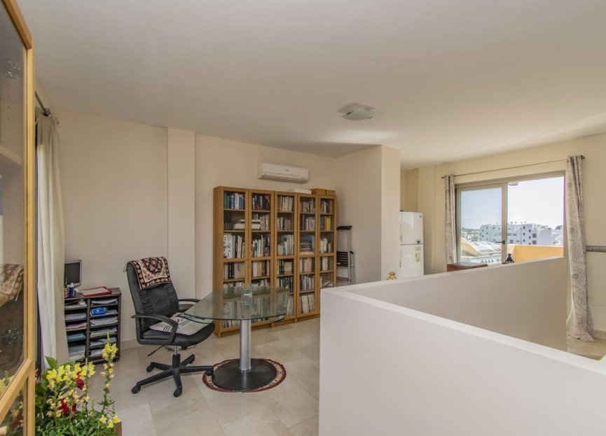 Resale - Apartment - Penthouse Duplex - Estepona - Selwo