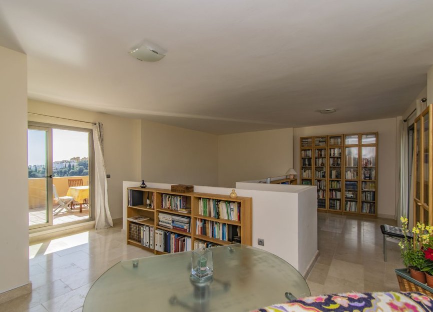 Resale - Apartment - Penthouse Duplex - Estepona - Selwo