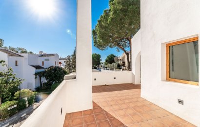 Resale - House - Detached Villa - Marbella - Nueva Andalucia