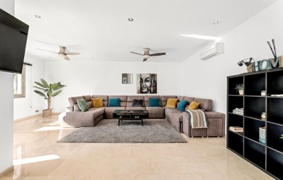 Resale - House - Detached Villa - Marbella - Nueva Andalucia