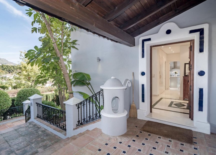 Resale - House - Detached Villa - Marbella - Nueva Andalucia