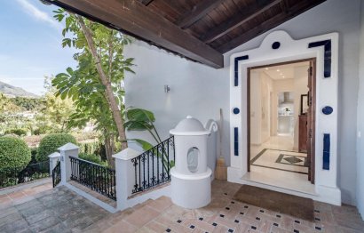 Resale - House - Detached Villa - Marbella - Nueva Andalucia