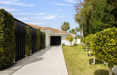 Resale - House - Detached Villa - Marbella - Nueva Andalucia