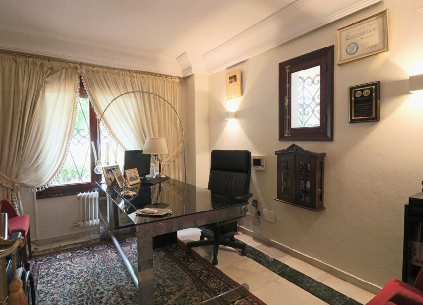 Resale - House - Detached Villa - Marbella - Marbella Centro