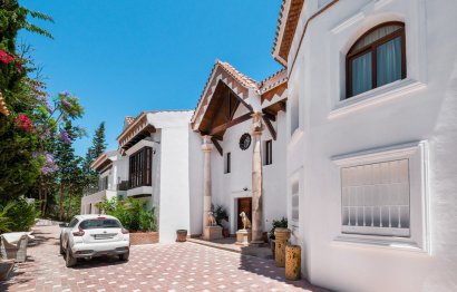 Resale - House - Detached Villa - Marbella - Nueva Andalucia