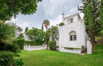 Resale - House - Detached Villa - Marbella - Nueva Andalucia