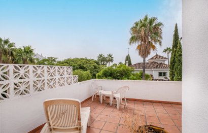 Resale - House - Detached Villa - Marbella - Nueva Andalucia