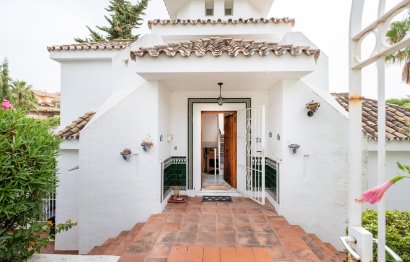 Resale - House - Detached Villa - Marbella - Nueva Andalucia