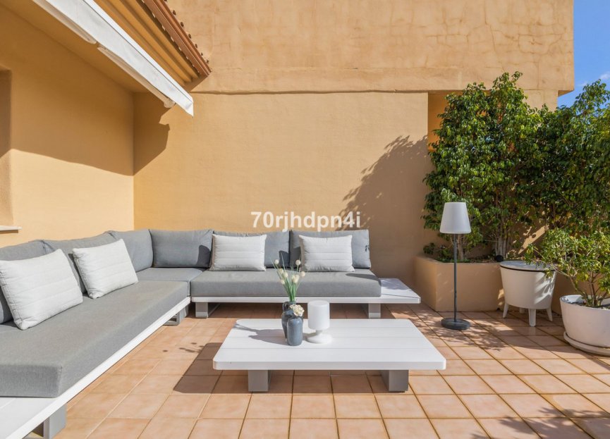 Resale - Apartment - Penthouse - Estepona - Selwo