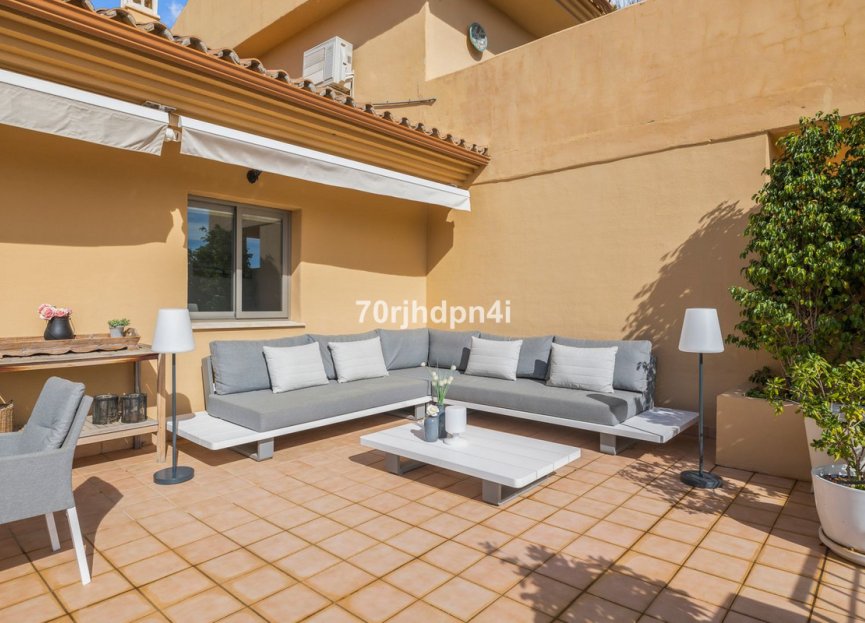 Resale - Apartment - Penthouse - Estepona - Selwo