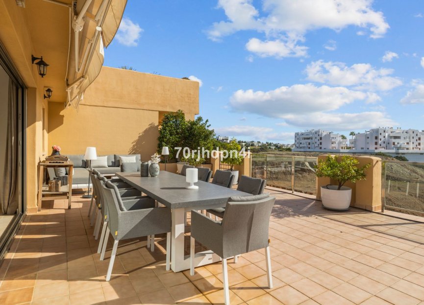 Resale - Apartment - Penthouse - Estepona - Selwo