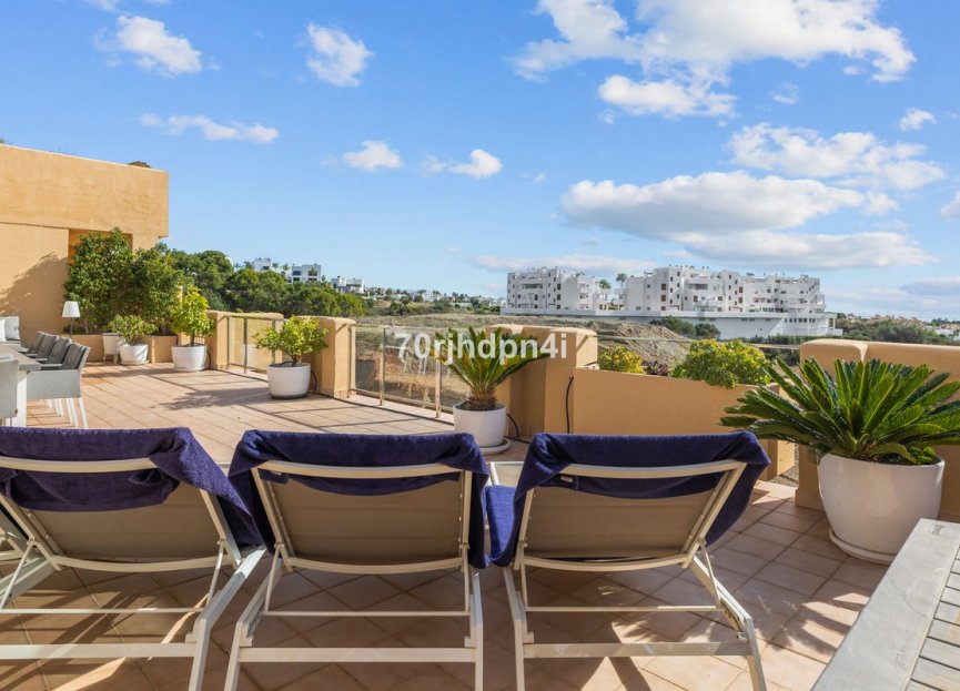 Resale - Apartment - Penthouse - Estepona - Selwo