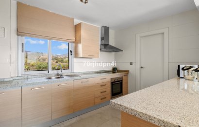 Resale - Apartment - Penthouse - Estepona - Selwo