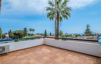 Resale - House - Detached Villa - Benalmádena - Benalmadena Centro