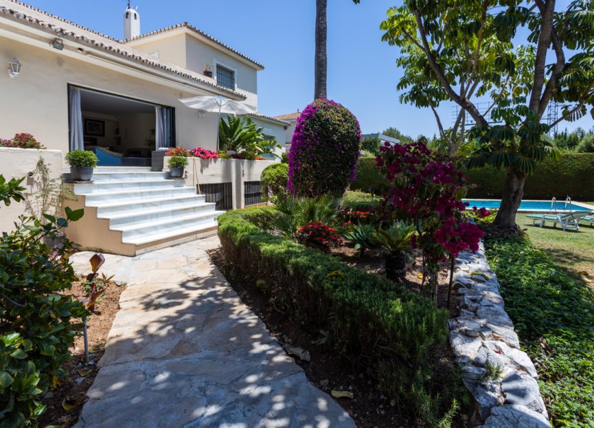 Resale - House - Detached Villa - Marbella - Marbella Centro