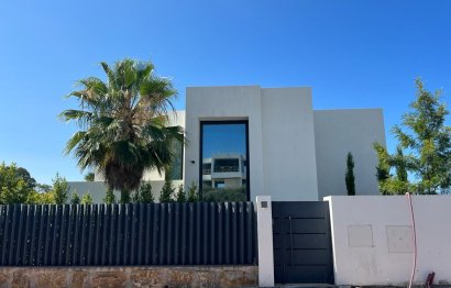 Resale - House - Detached Villa - Estepona - New Golden Mile