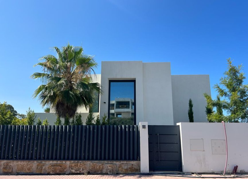 Resale - House - Detached Villa - Estepona - New Golden Mile