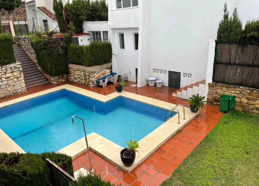 Resale - House - Detached Villa - Marbella - Nueva Andalucia