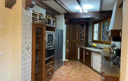 Resale - House - Detached Villa - Marbella - Nueva Andalucia