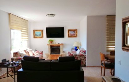 Resale - House - Detached Villa - Estepona - Estepona Centro