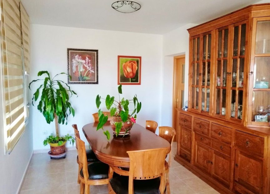 Resale - House - Detached Villa - Estepona - Estepona Centro