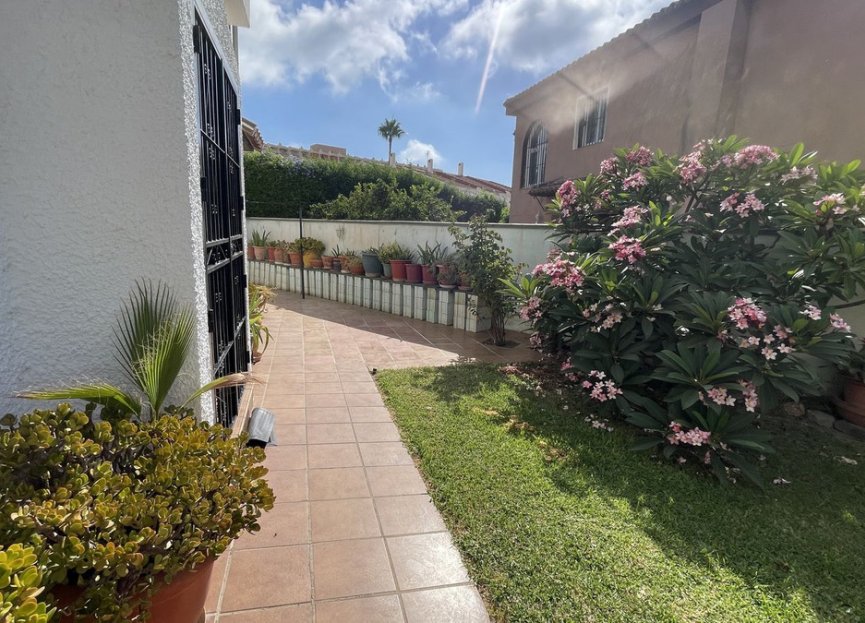 Resale - House - Detached Villa - Benalmádena - Benalmadena Costa