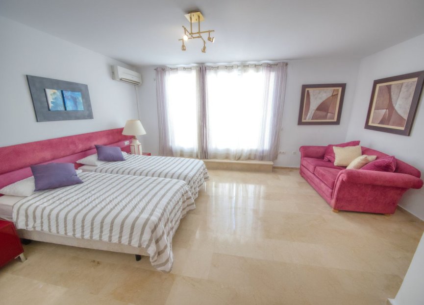 Resale - House - Detached Villa - Benalmádena - Benalmadena Centro