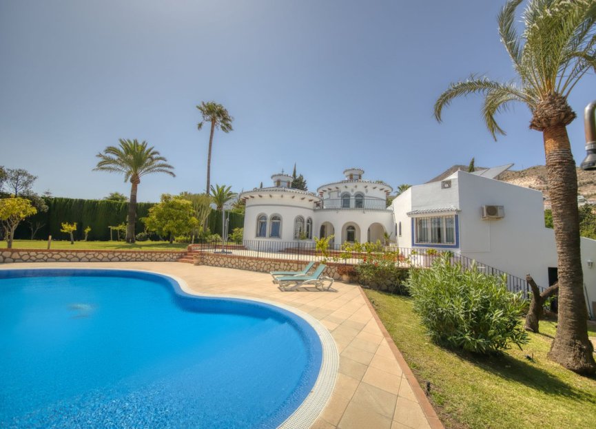 Resale - House - Detached Villa - Benalmádena - Benalmadena Centro