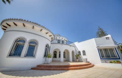 Resale - House - Detached Villa - Benalmádena - Benalmadena Centro