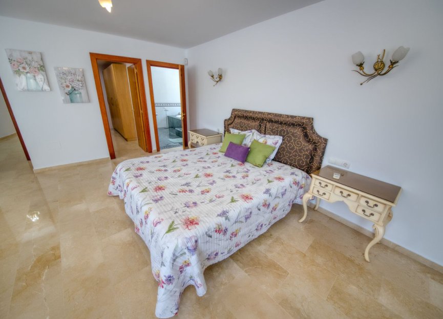 Resale - House - Detached Villa - Benalmádena - Benalmadena Centro