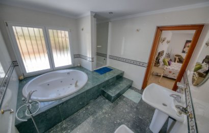 Resale - House - Detached Villa - Benalmádena - Benalmadena Centro