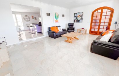 Resale - House - Detached Villa - Benalmádena - Benalmadena Centro